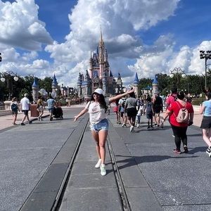 Meet your Posher, Ana